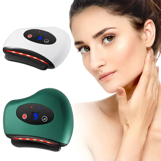 Masajeadores faciales eléctricos en blanco y verde, junto a una mujer aplicándose el dispositivo para una piel radiante.